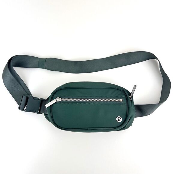 Lululemon Wunderlust Belt Bag - Picture 3 of 10